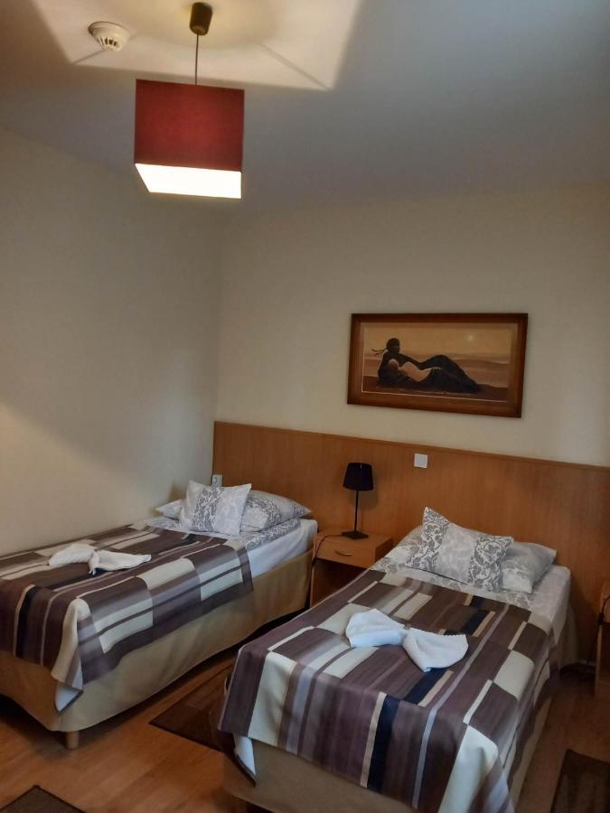 Hotel Kata Panzio Oroszlány Esterno foto